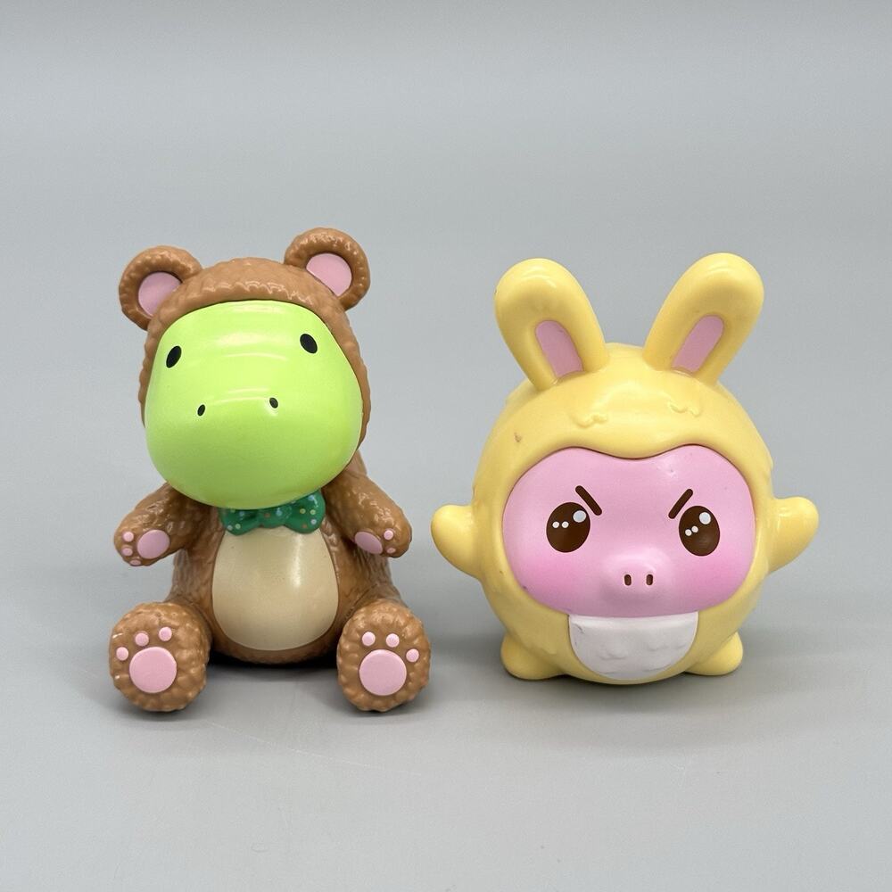 Moriah Elizabeth Mystery Figures Lot Pickle Bear & Angry Pig Bunny Costume Toy